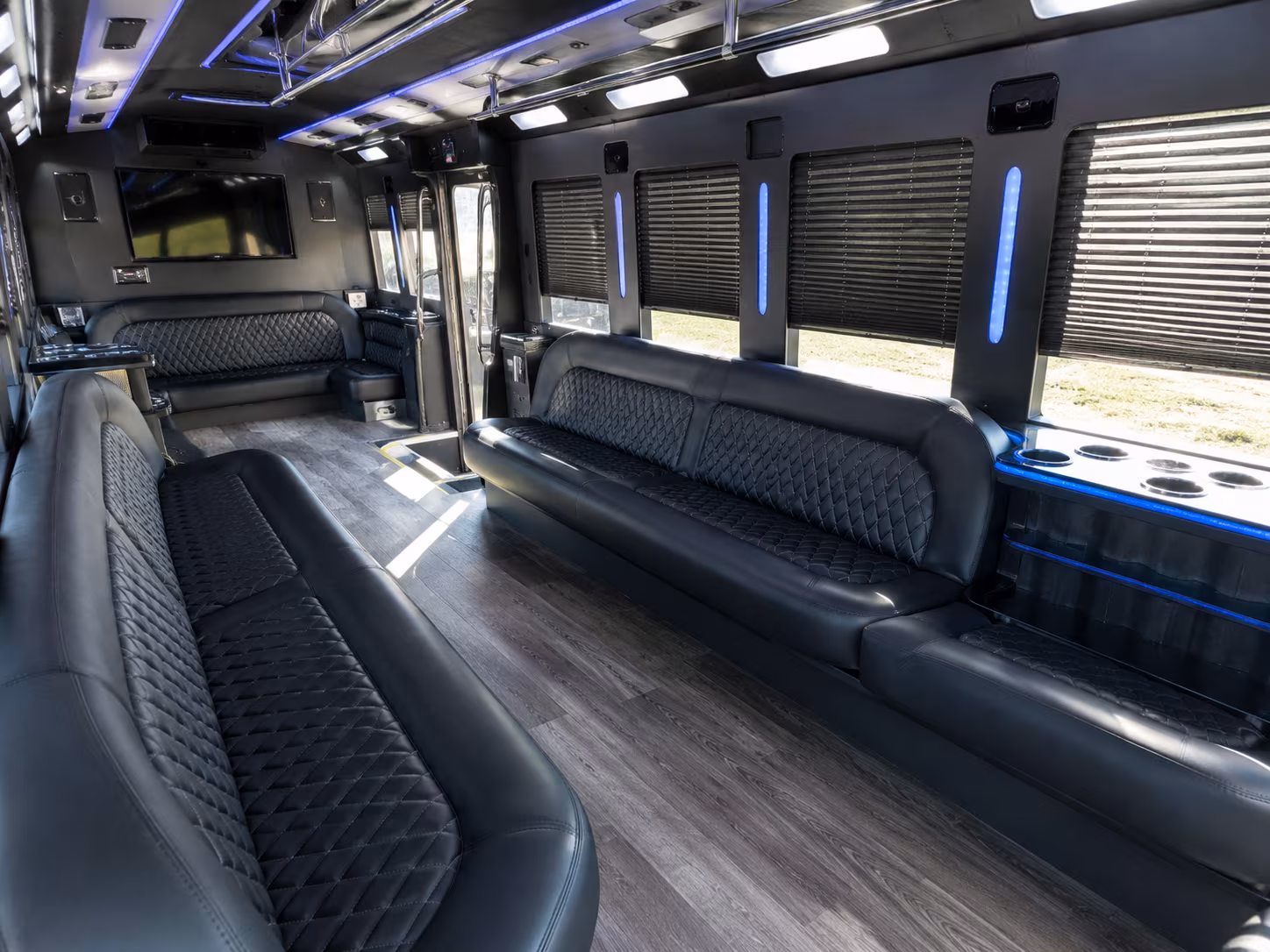 Royal Oak Birthday, Sweet 16, & Quinceañera Party Bus Rentals